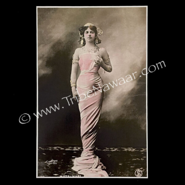 Mata Hari Art Print, Pose 1