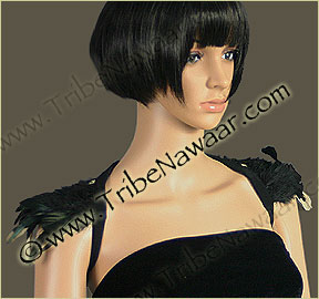 Tribe Nawaar's natural queen theatrical feather collar, down