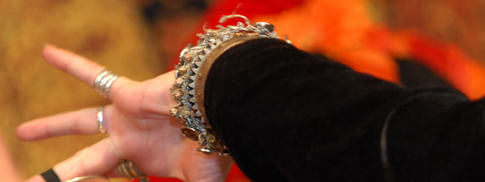 Playing zils while belly dancing is fun! Learn from us in our weekly classes, a specialty workshop or in a private lesson!