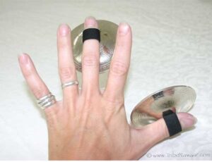 how to wear zils for belly dance by Nawaar Marketplace at www.TribeNawaar.com