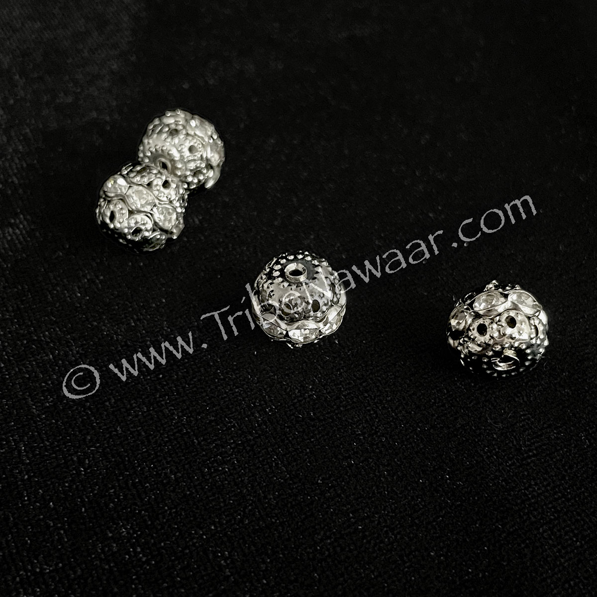 Round Silver & Rhinestone Beads (Consignment xiad2-82)
